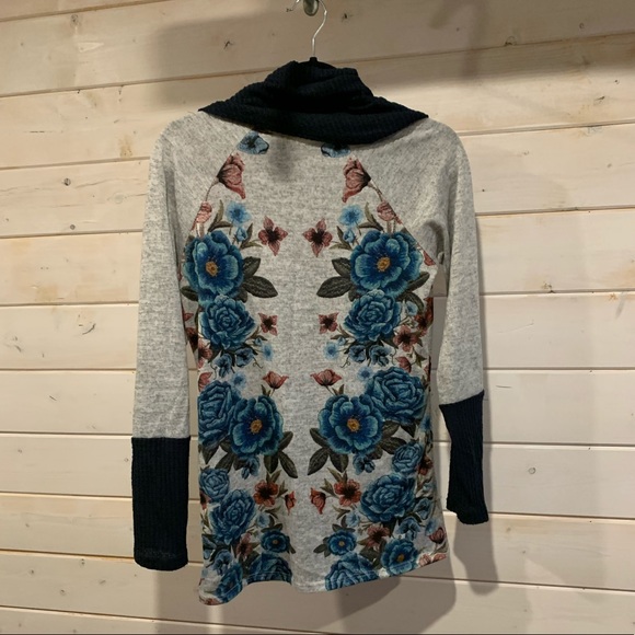 Acting Pro | Floral Cowl Neck Sweater - Picture 5 of 7